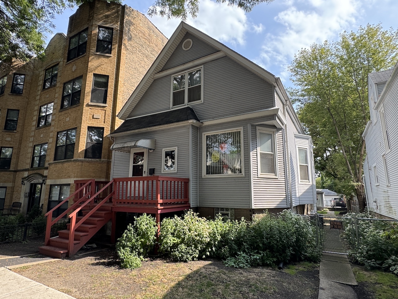 6065 N Hermitage Avenue, Chicago, IL 60660