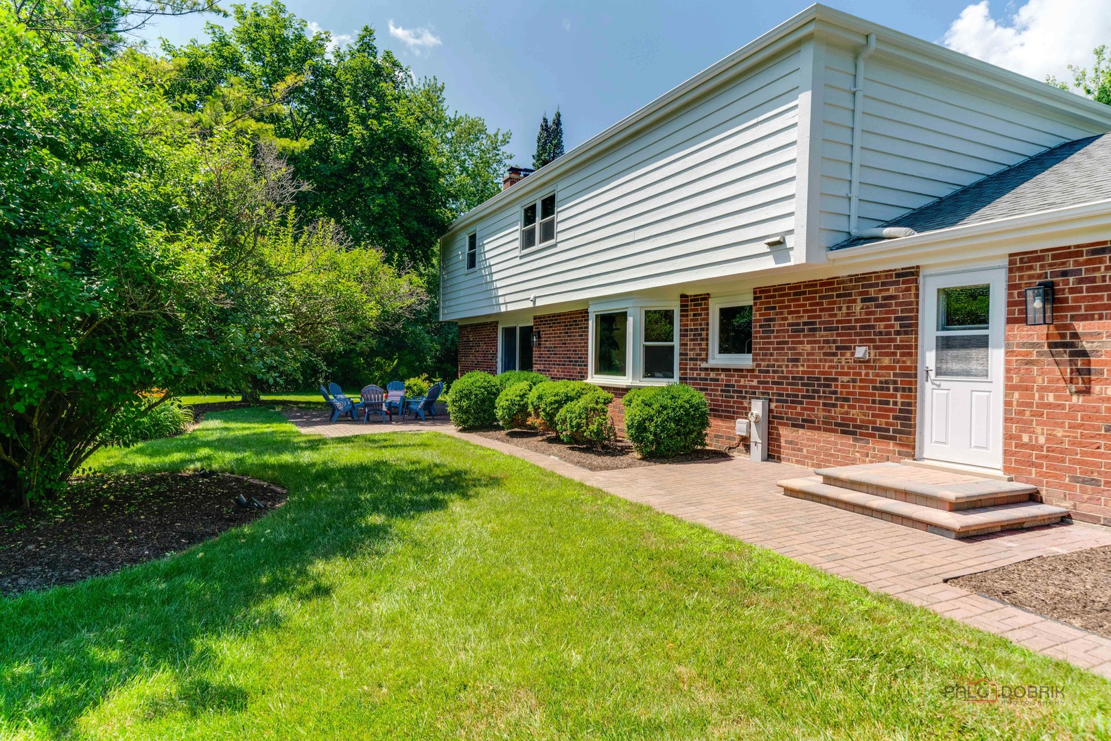 555 W Everett Road, Lake Forest, IL 60045