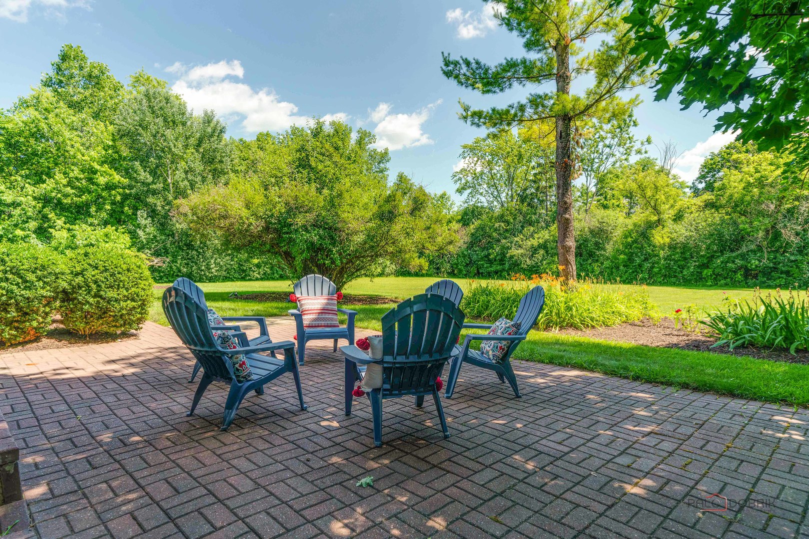 555 W Everett Road, Lake Forest, IL 60045