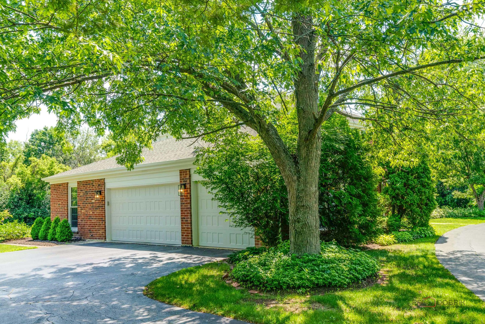 555 W Everett Road, Lake Forest, IL 60045