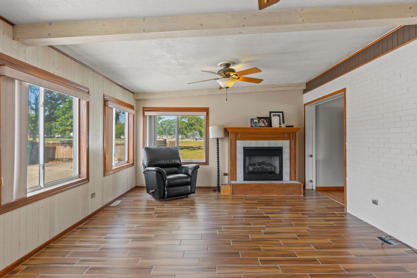 616 S Ahrens Avenue, Lombard, IL 60148