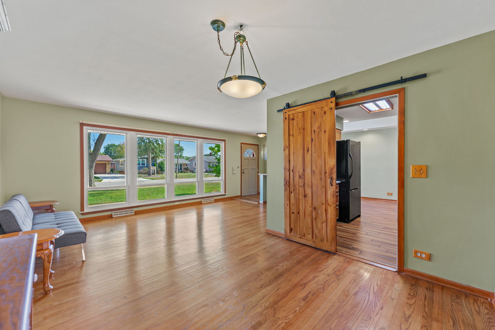 616 S Ahrens Avenue, Lombard, IL 60148