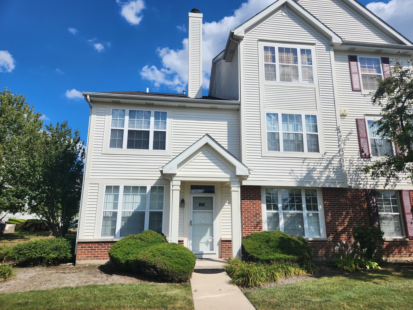 710 Mill Circle #101, Wheeling, IL 60090