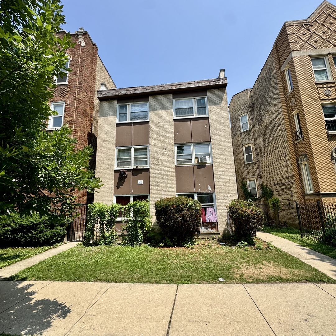 6235 N Mozart Street #3, Chicago, IL 60659