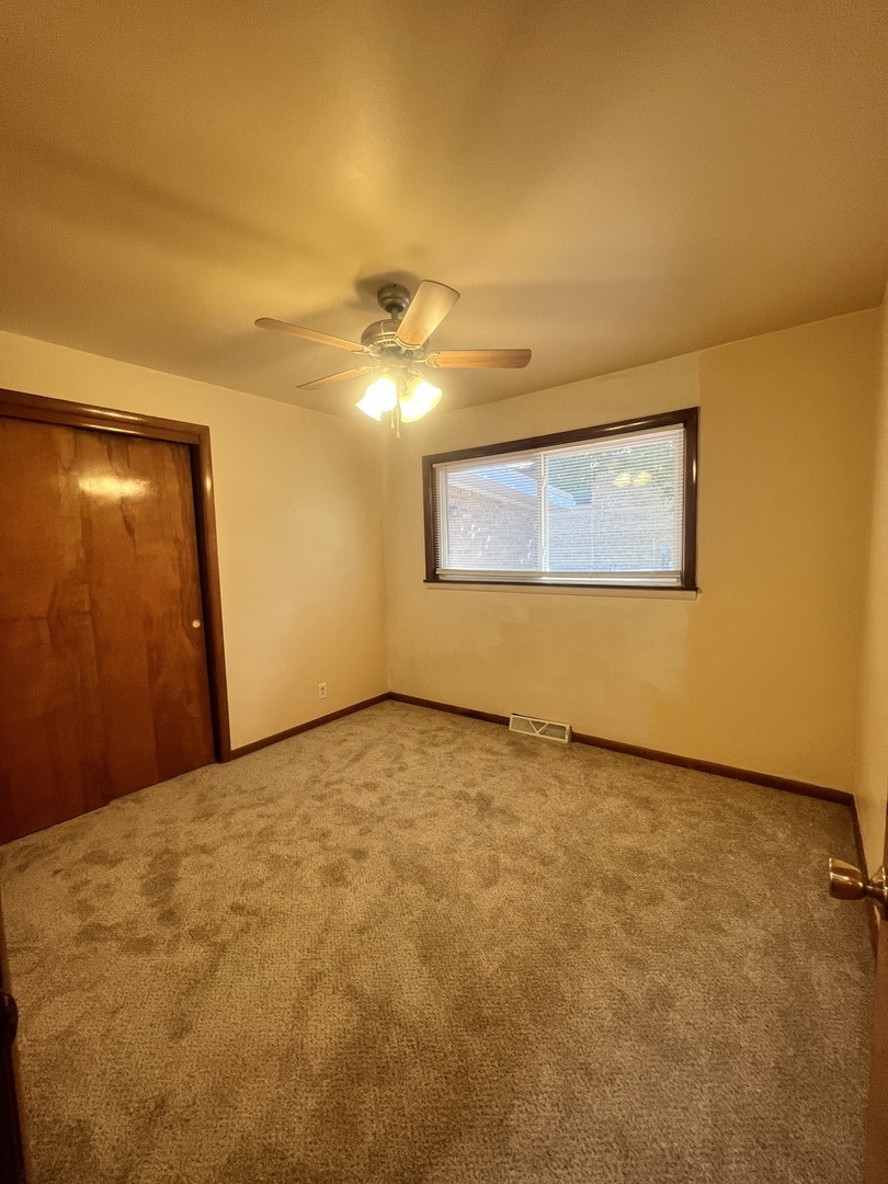 2202 Tamarack Drive, Joliet, IL 60432