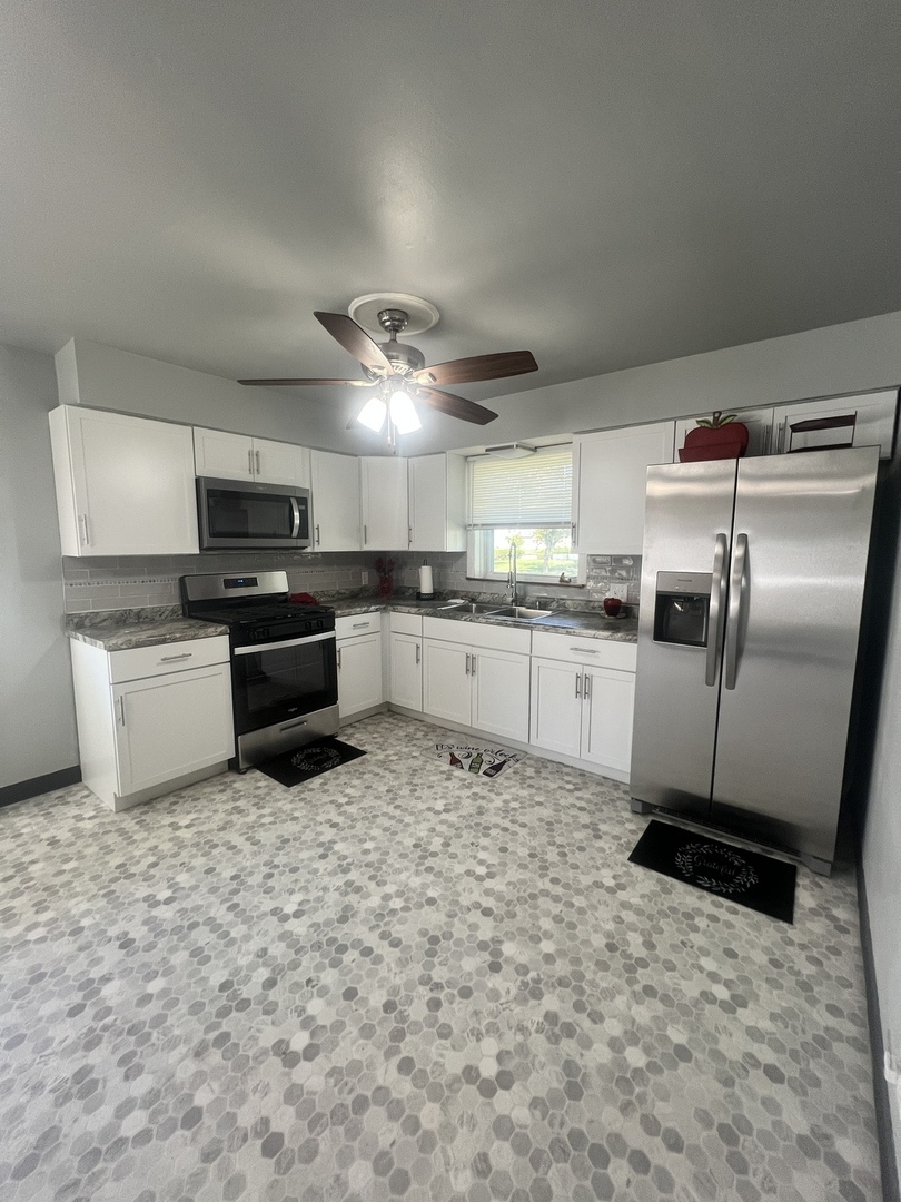 2202 Tamarack Drive, Joliet, IL 60432