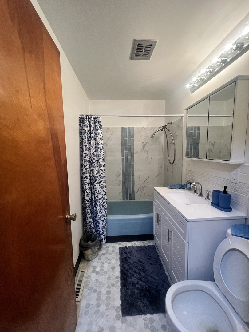 2202 Tamarack Drive, Joliet, IL 60432