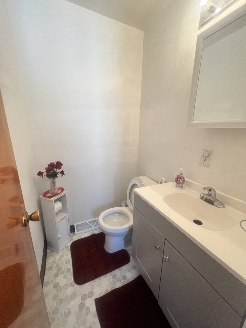 2202 Tamarack Drive, Joliet, IL 60432