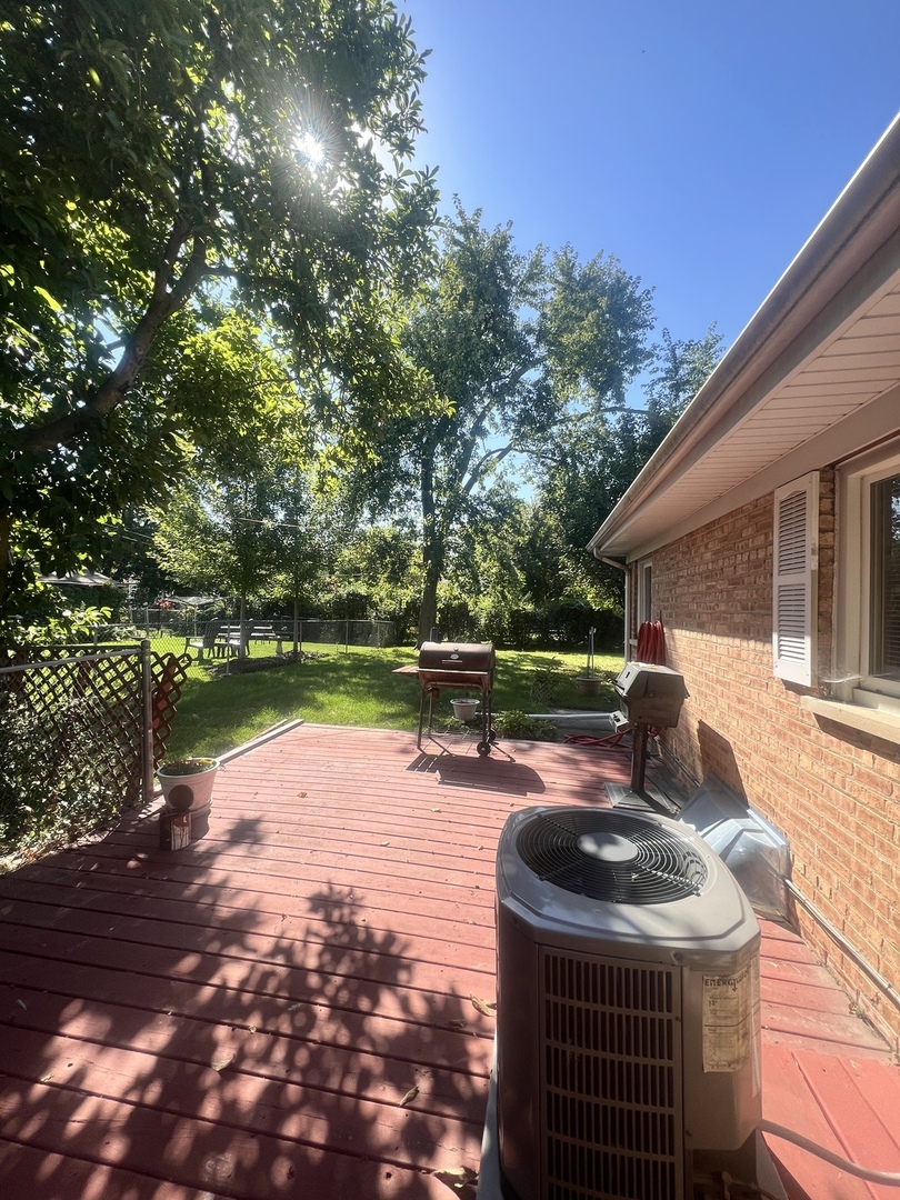 2202 Tamarack Drive, Joliet, IL 60432