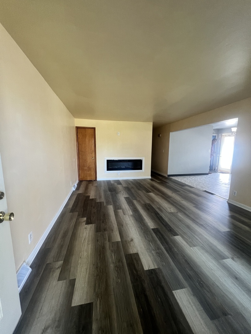 2202 Tamarack Drive, Joliet, IL 60432