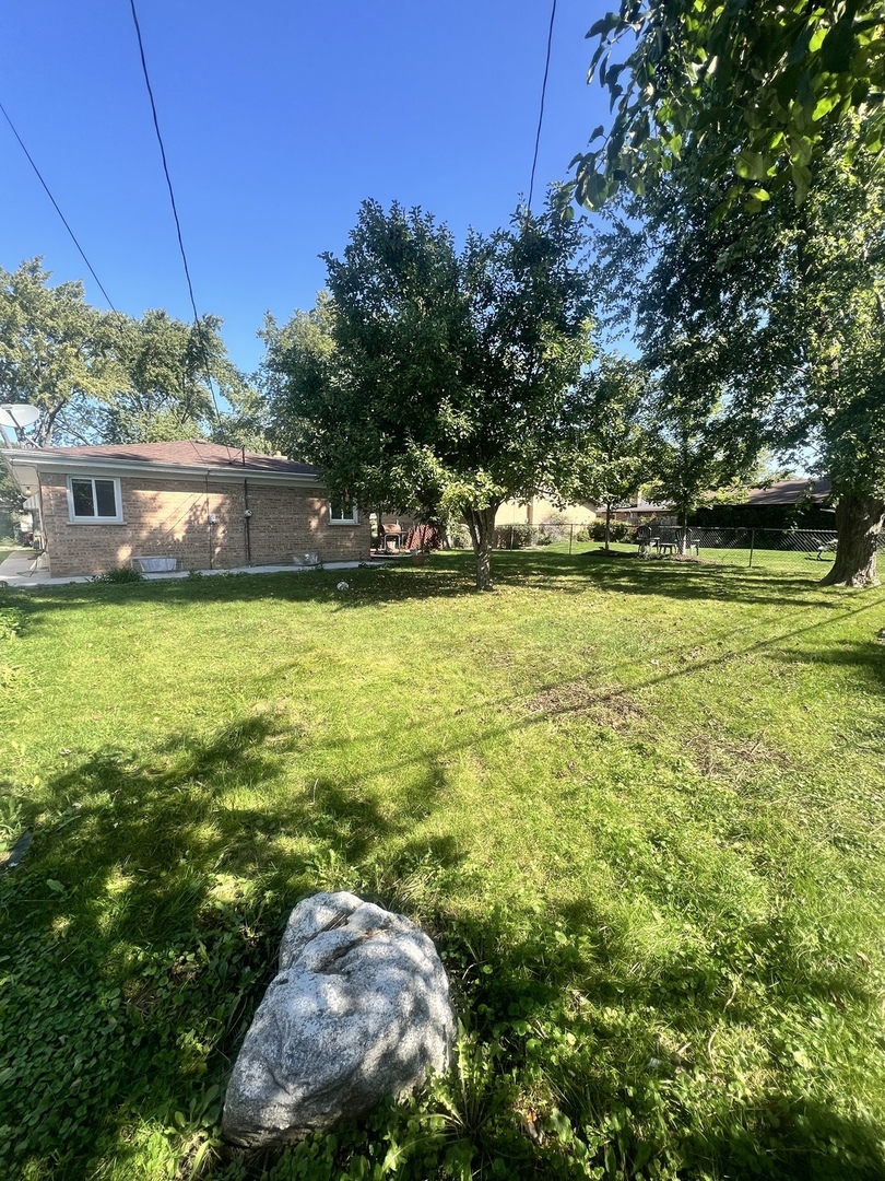 2202 Tamarack Drive, Joliet, IL 60432