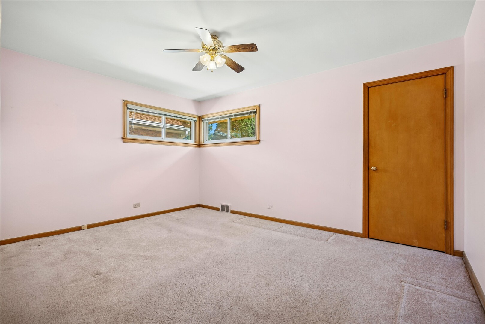 570 S Fairfield Avenue, Lombard, IL 60148