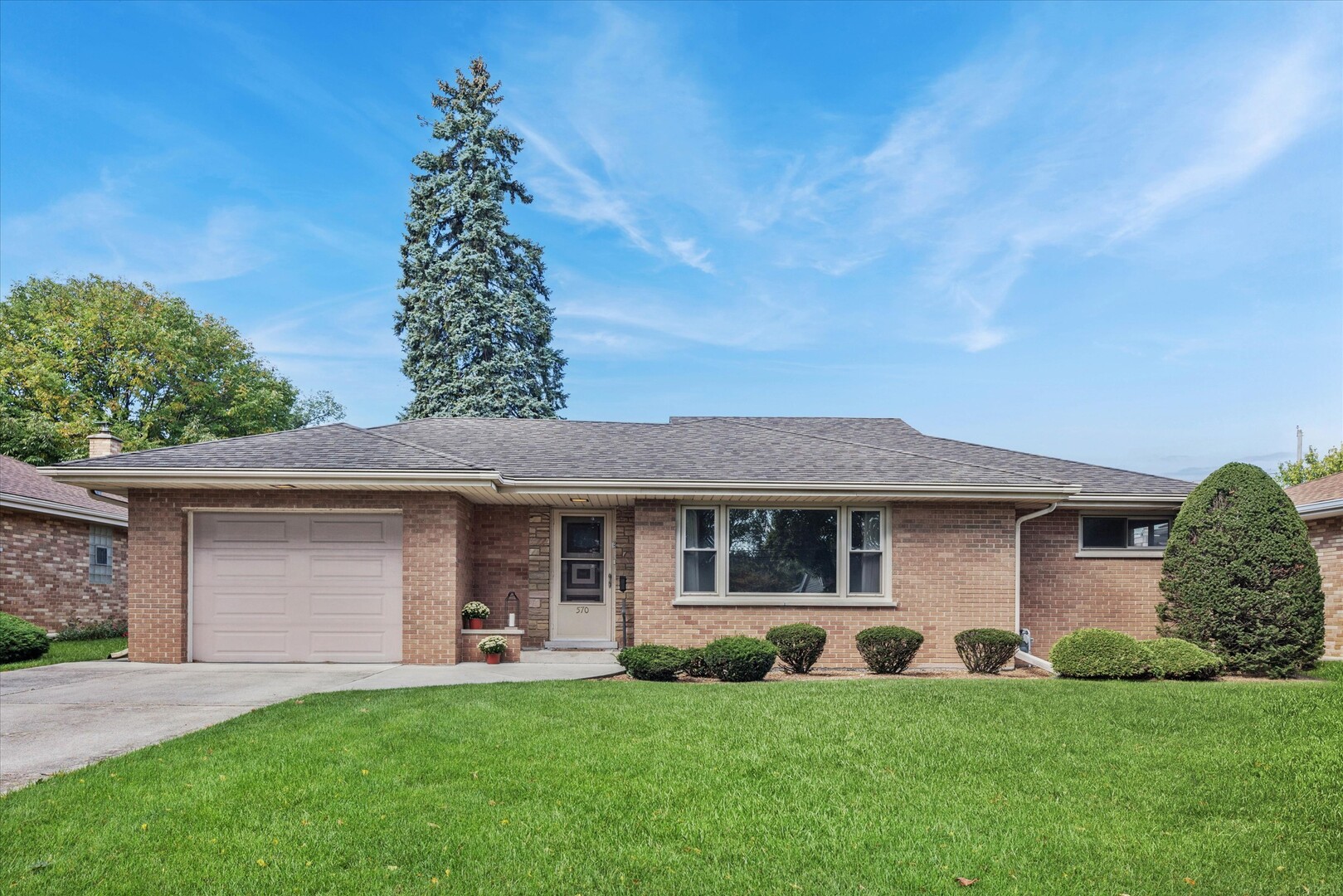 570 S Fairfield Avenue, Lombard, IL 60148