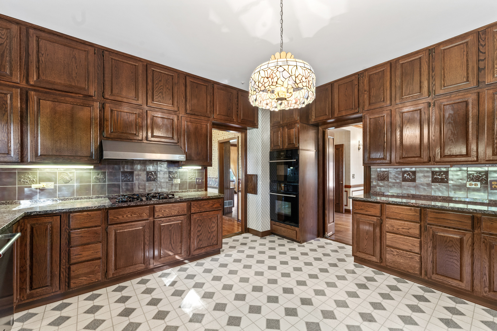 5N754 IL Route 31 Highway, St. Charles, IL 60175