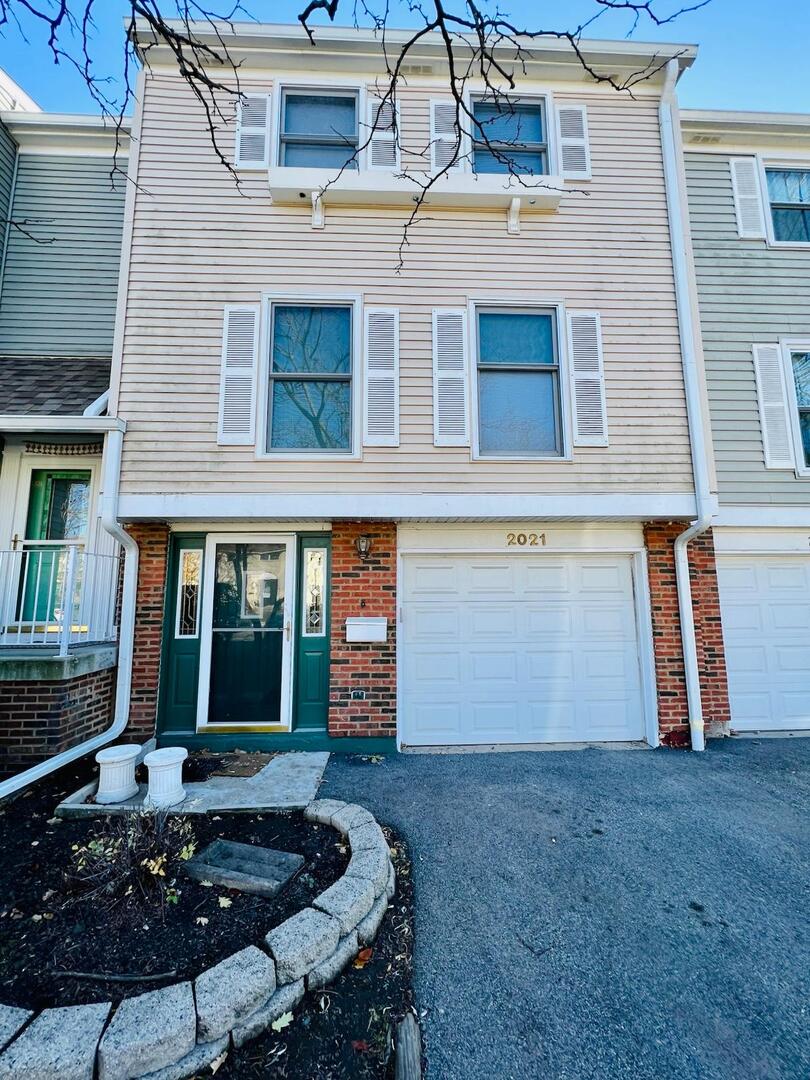 2021 Farnham Court, Schaumburg, IL 60194