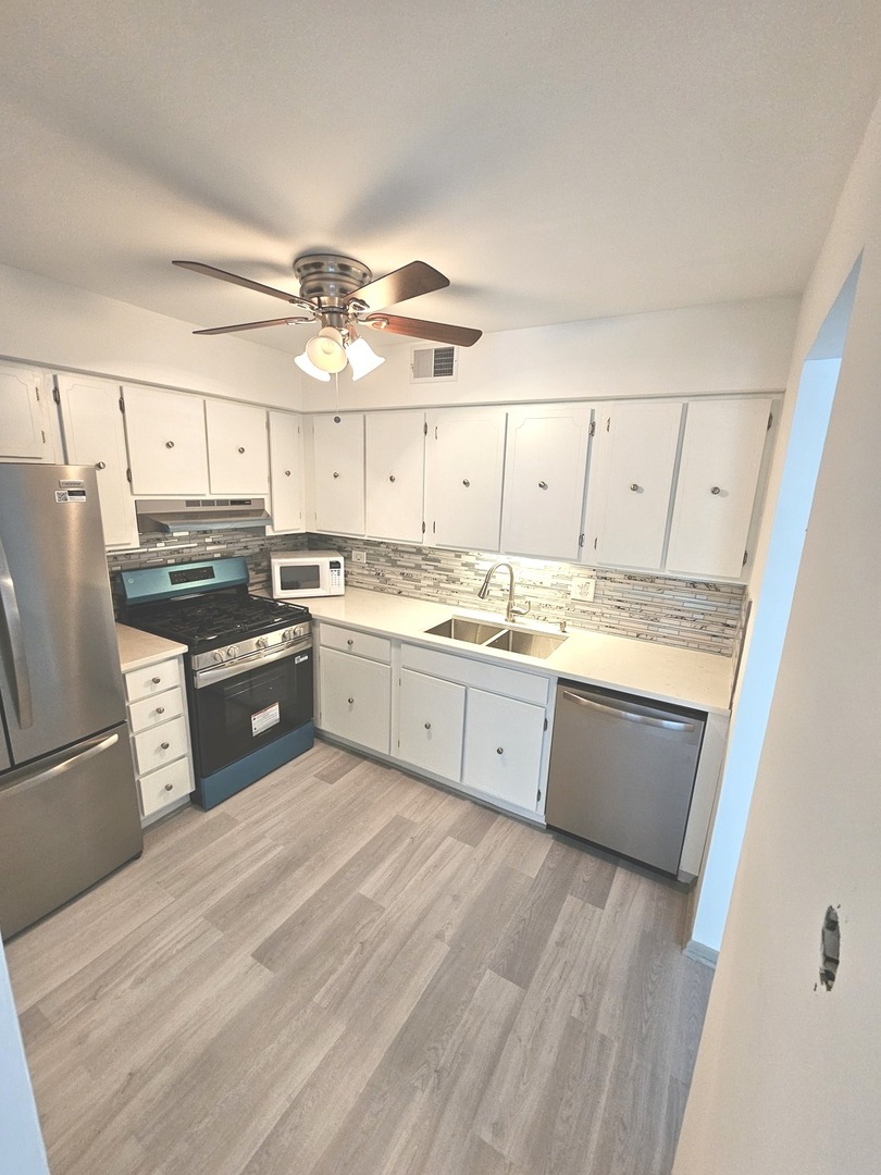 3235 S Manor Drive #306, Lansing, IL 60438