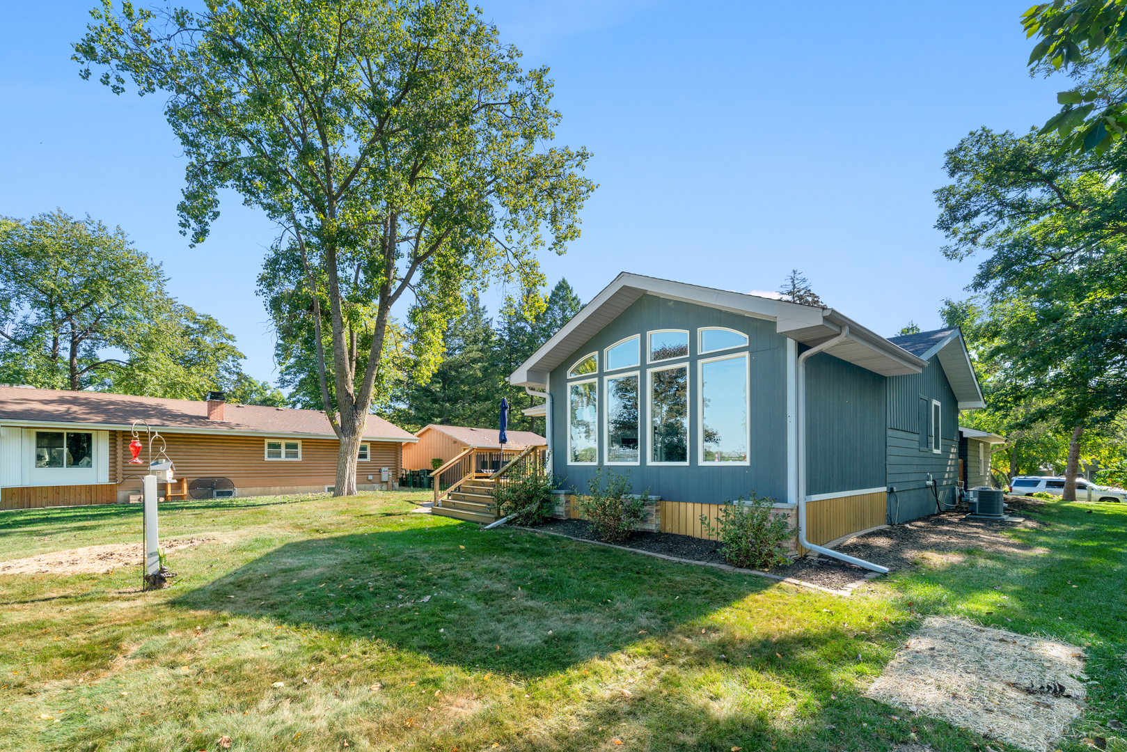 811 Lake Holiday Drive, Lake Holiday, IL 60548