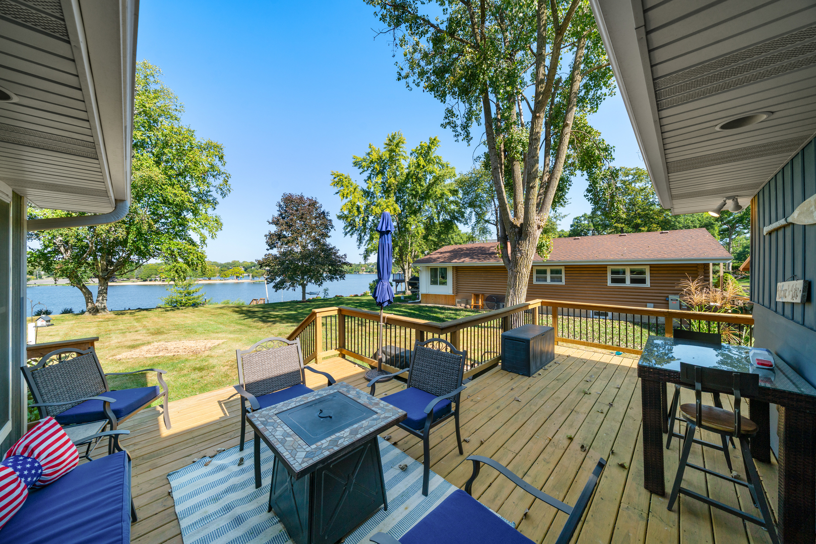 811 Lake Holiday Drive, Lake Holiday, IL 60548