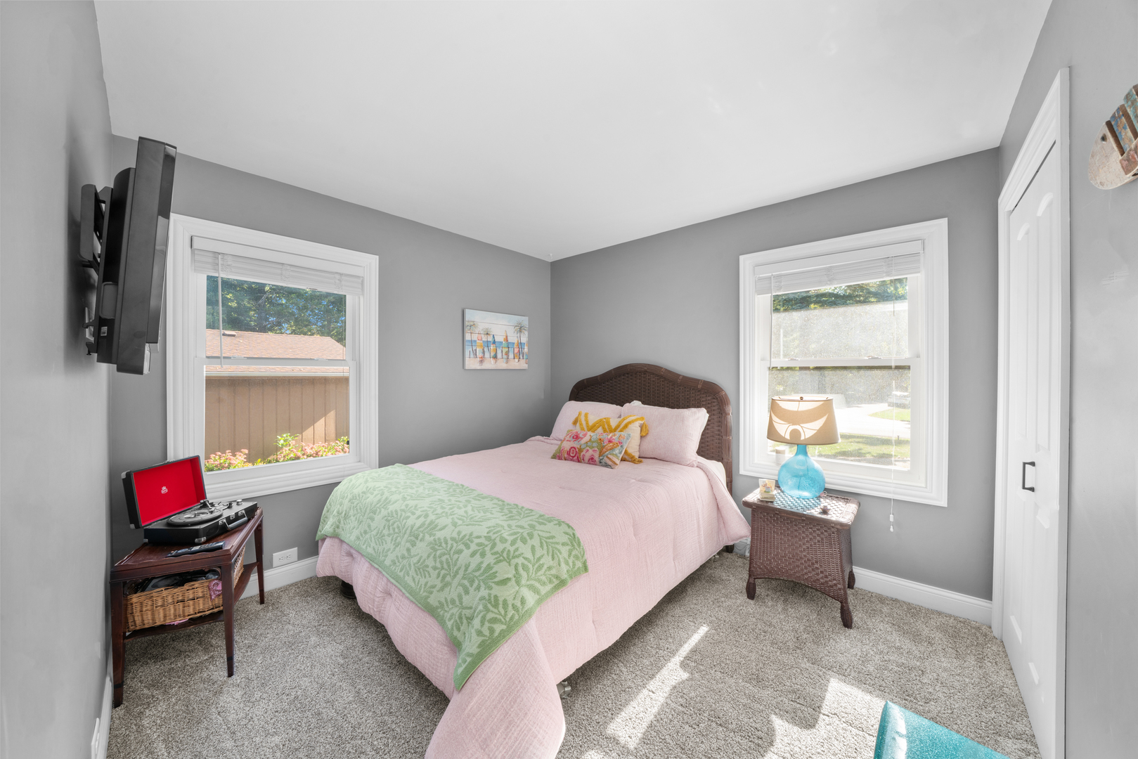 811 Lake Holiday Drive, Lake Holiday, IL 60548