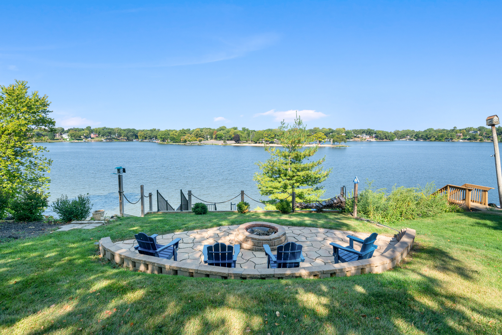 811 Lake Holiday Drive, Lake Holiday, IL 60548