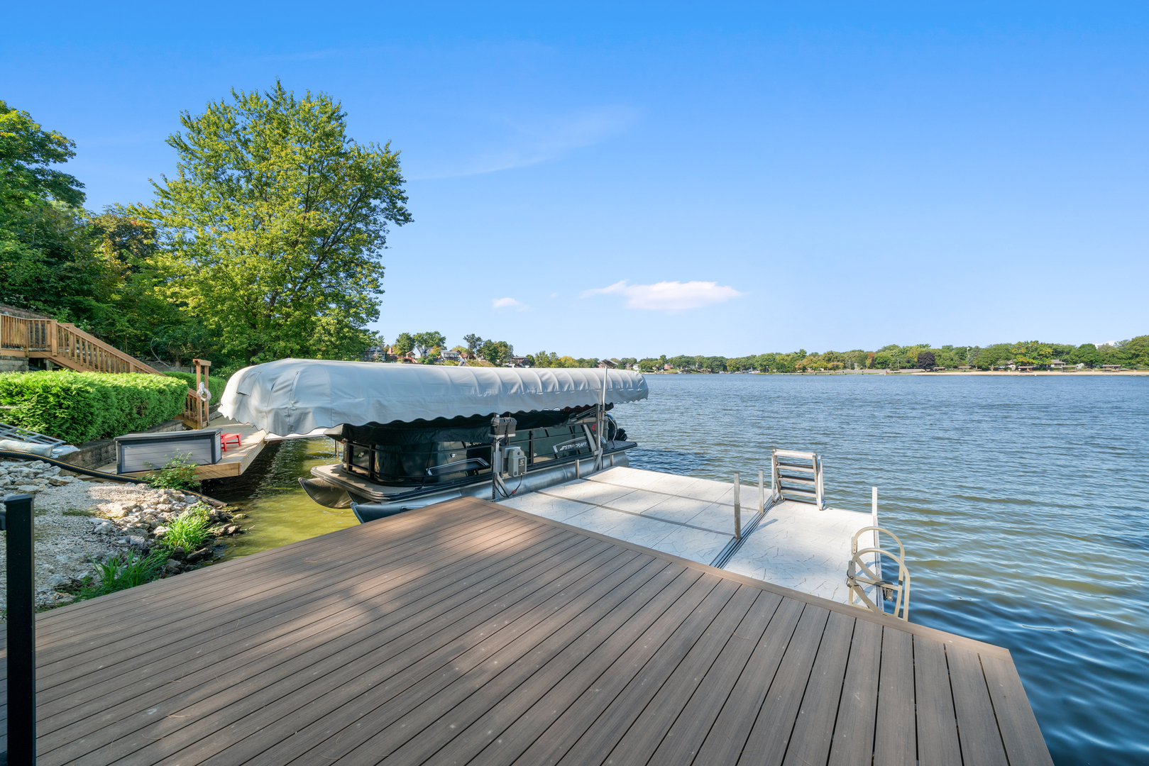 811 Lake Holiday Drive, Lake Holiday, IL 60548