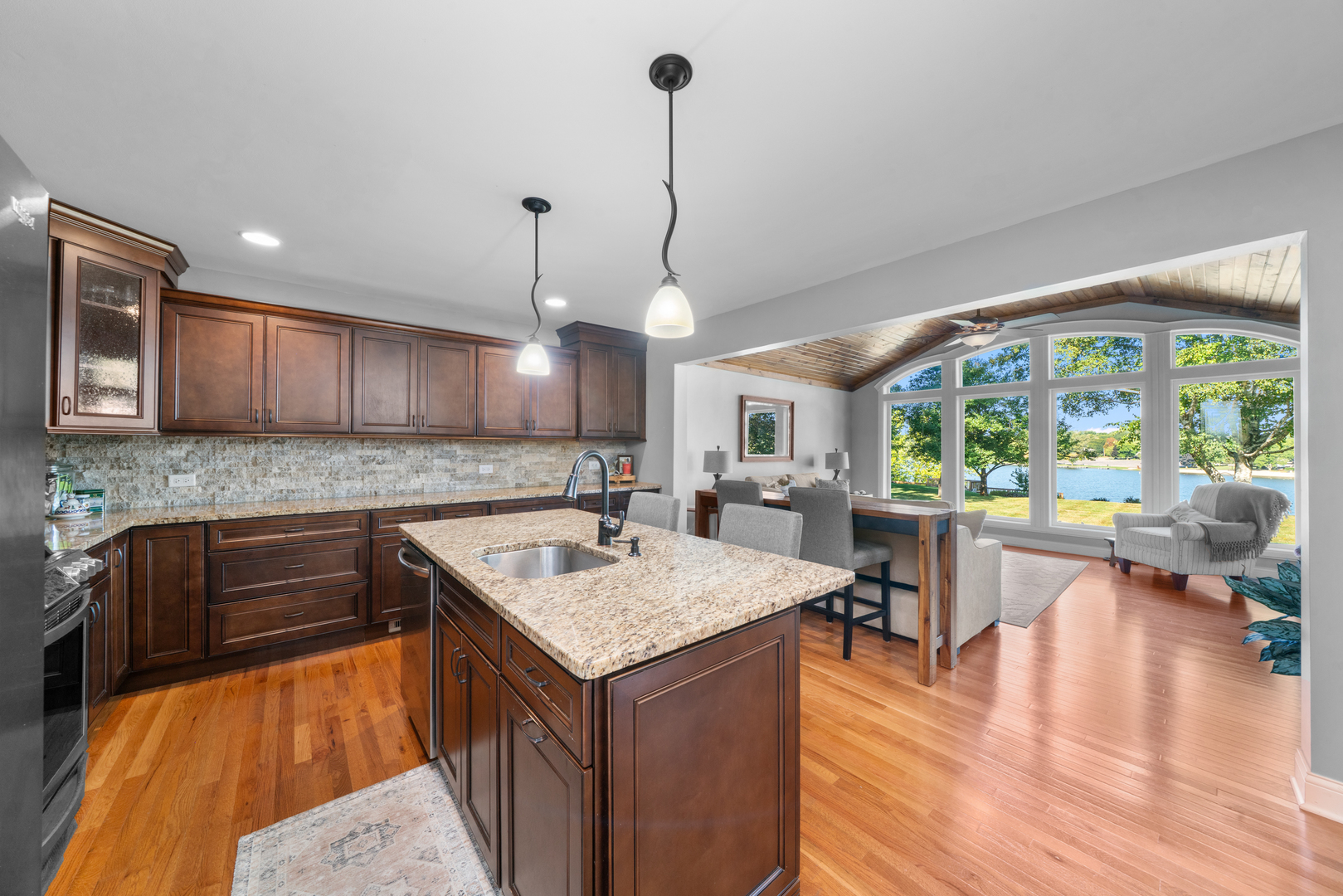 811 Lake Holiday Drive, Lake Holiday, IL 60548