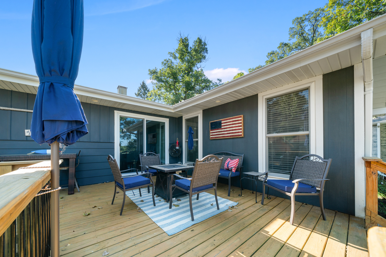 811 Lake Holiday Drive, Lake Holiday, IL 60548