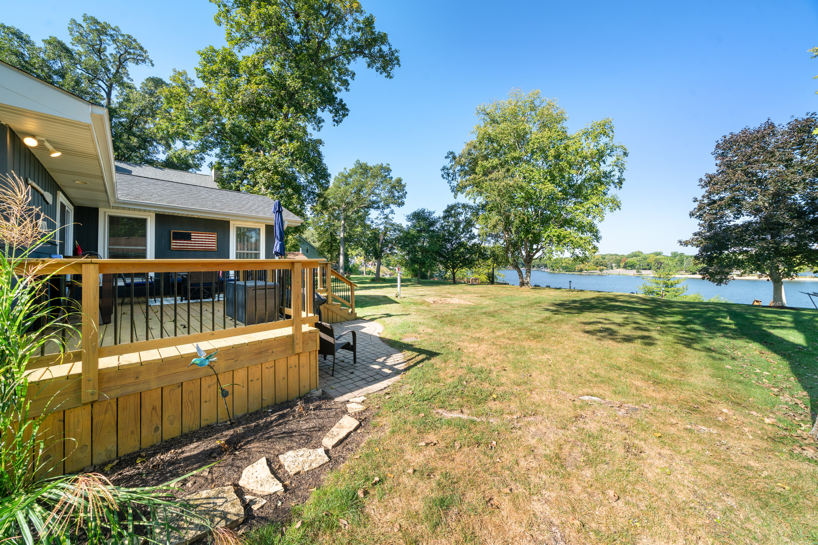 811 Lake Holiday Drive, Lake Holiday, IL 60548