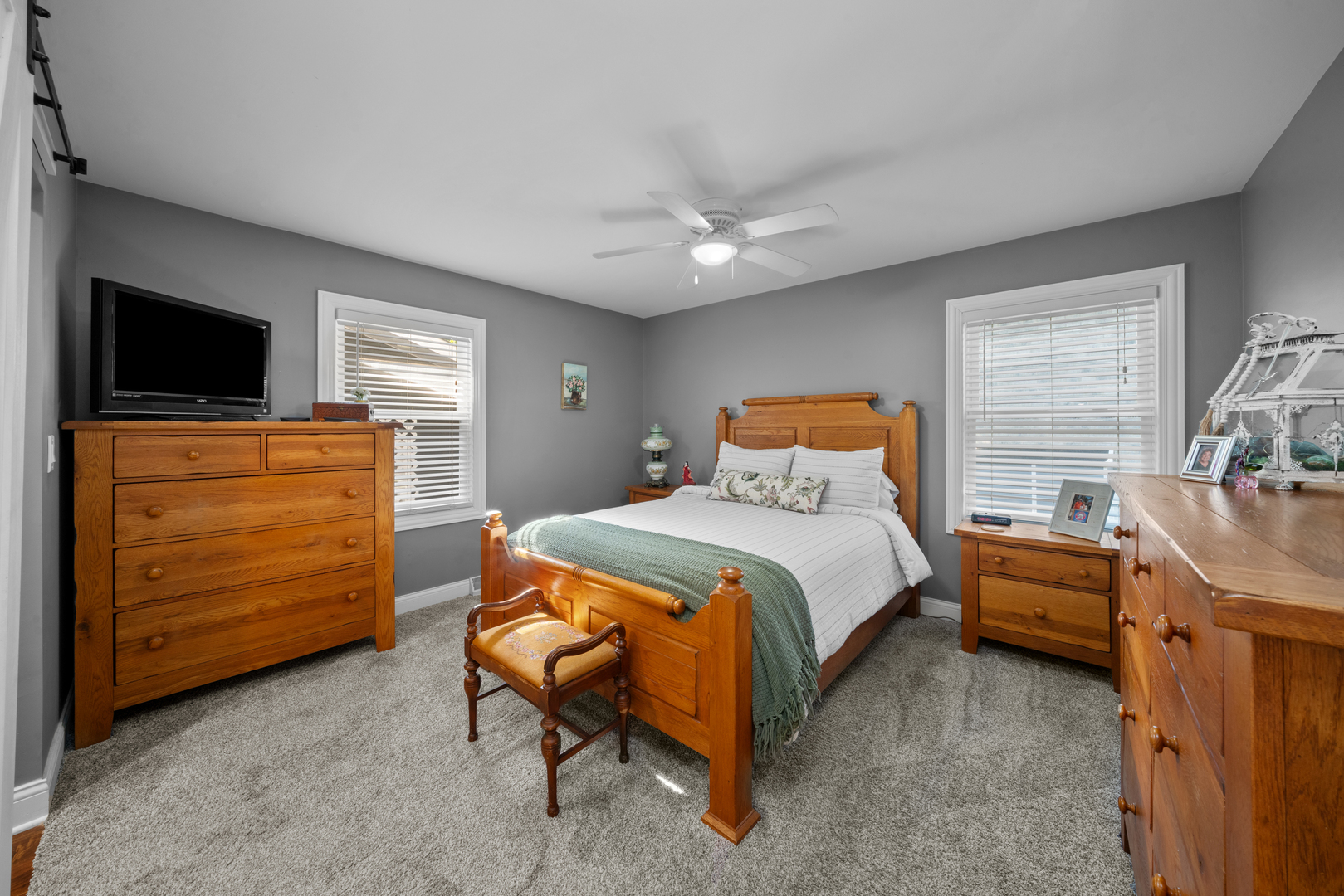 811 Lake Holiday Drive, Lake Holiday, IL 60548