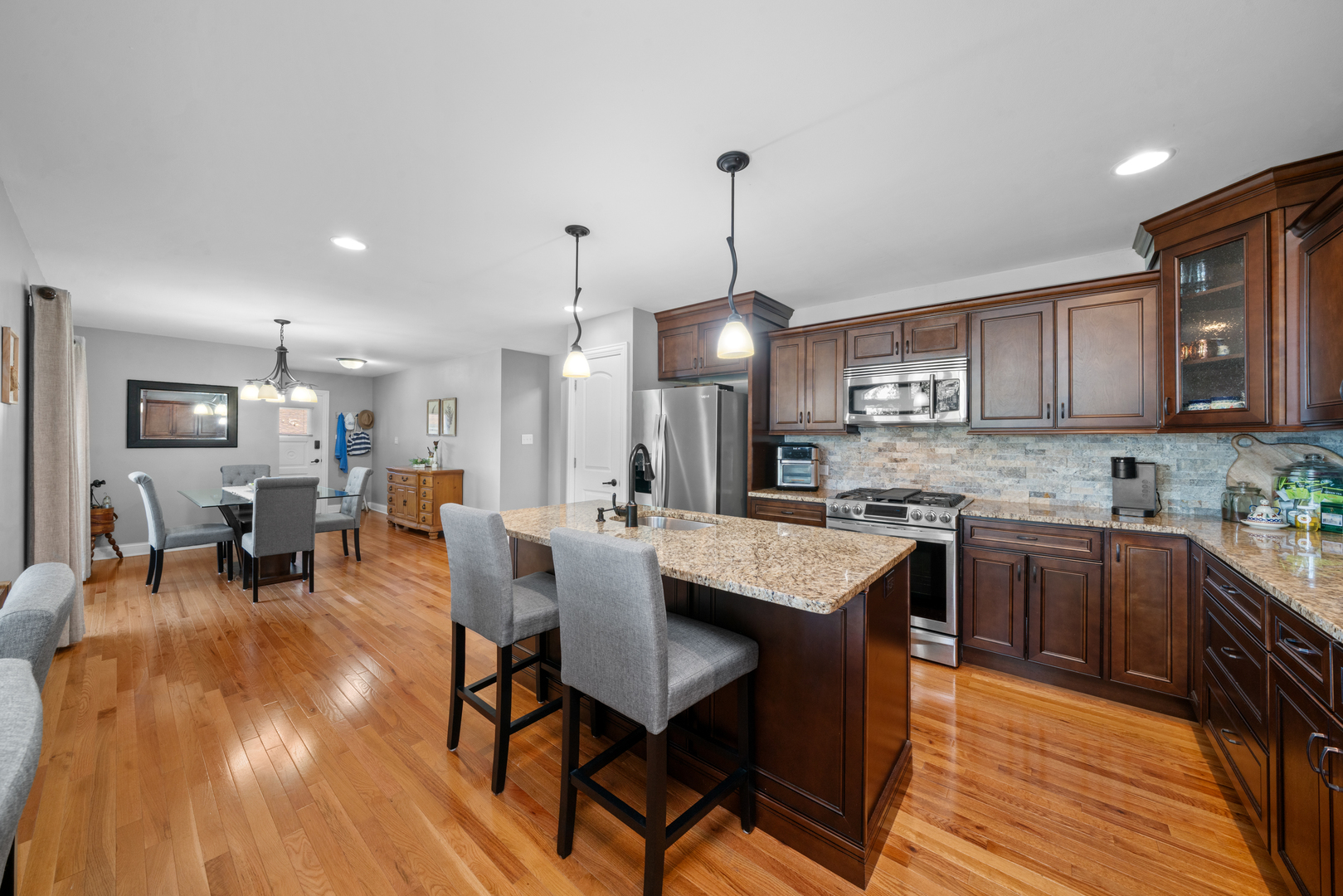 811 Lake Holiday Drive, Lake Holiday, IL 60548