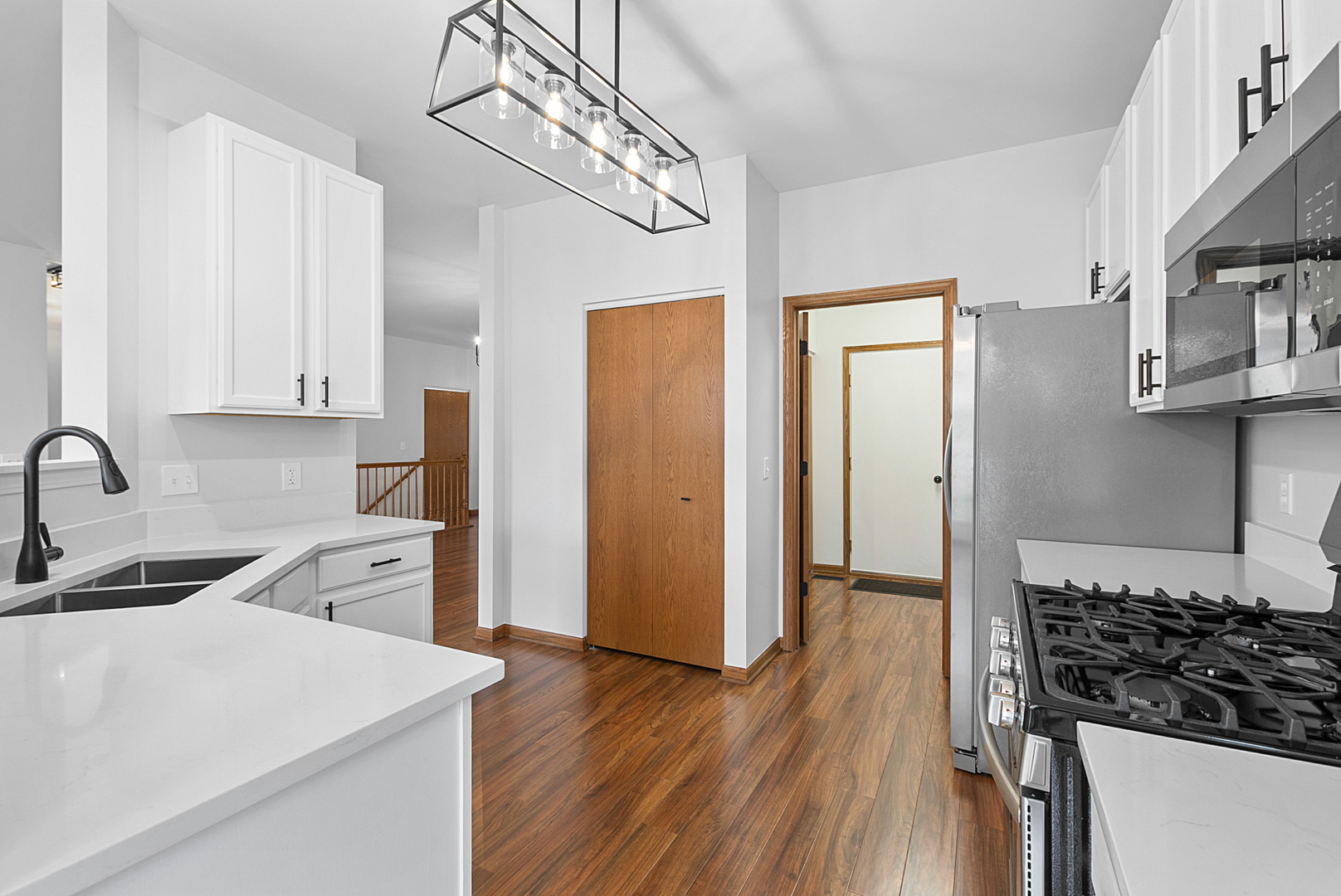 715 S Wellston Lane, Romeoville, IL 60446