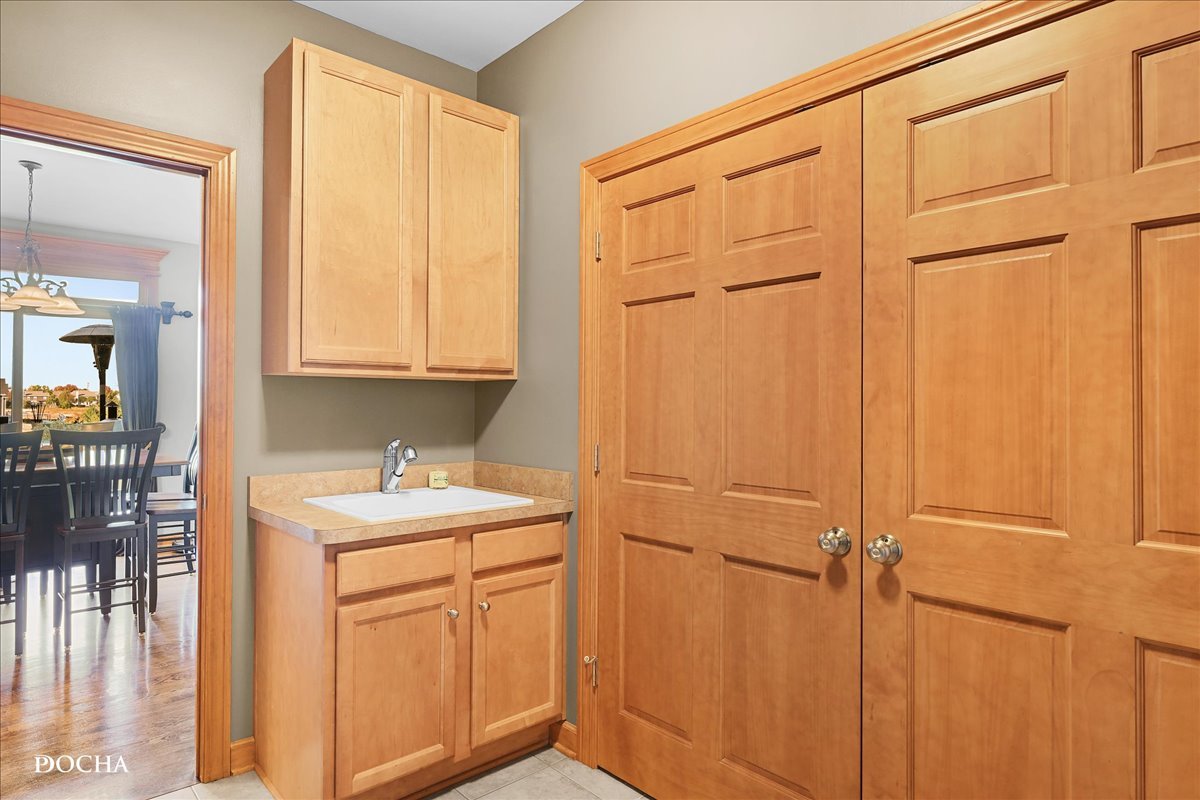 355 Andover Drive, Oswego, IL 60543