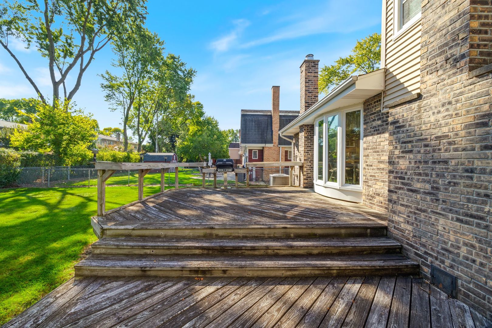 1515 S Kaspar Avenue, Arlington Heights, IL 60005