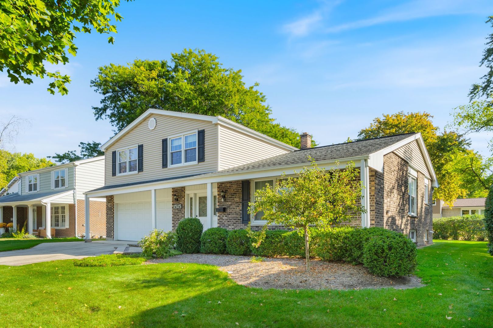 1515 S Kaspar Avenue, Arlington Heights, IL 60005