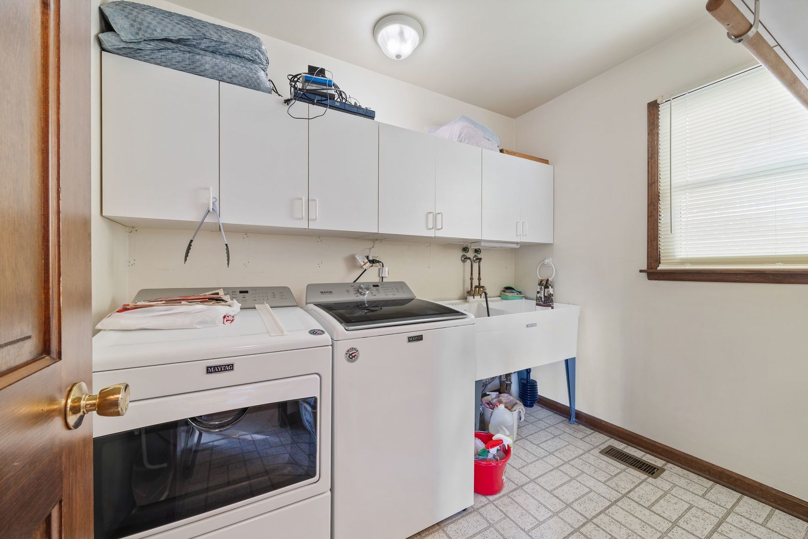 1515 S Kaspar Avenue, Arlington Heights, IL 60005