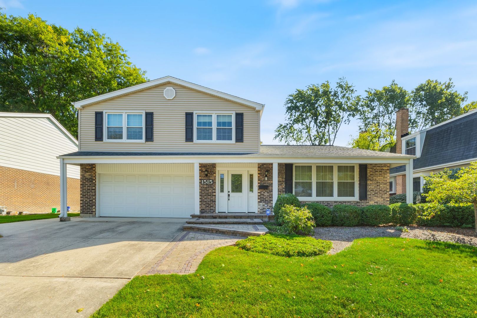 1515 S Kaspar Avenue, Arlington Heights, IL 60005