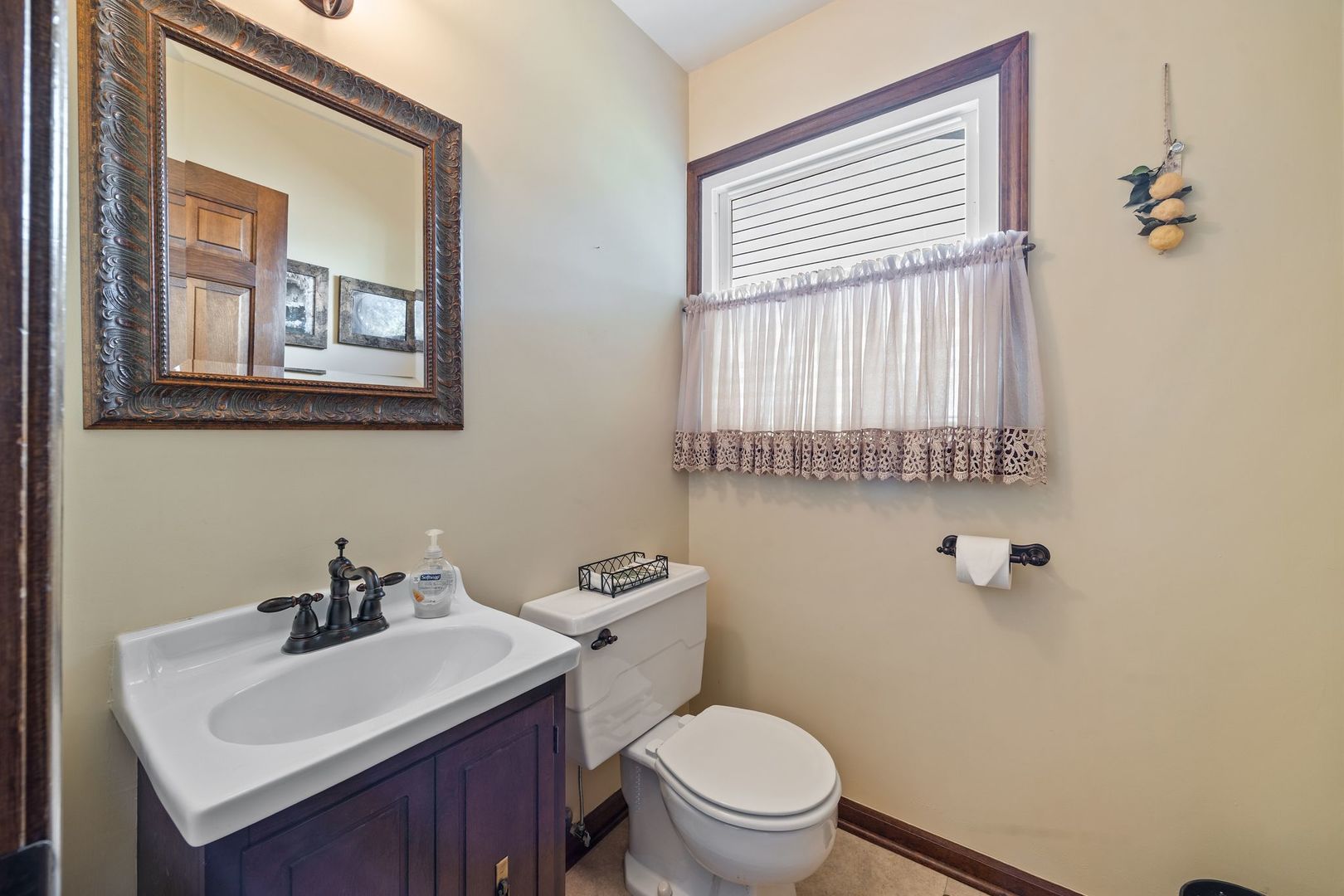 1515 S Kaspar Avenue, Arlington Heights, IL 60005