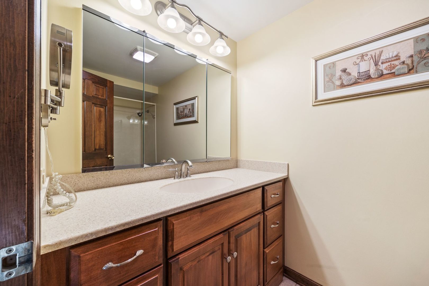 1515 S Kaspar Avenue, Arlington Heights, IL 60005