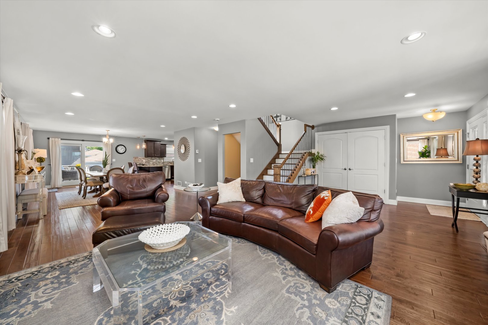 11237 S Albany Avenue, Chicago, IL 60655