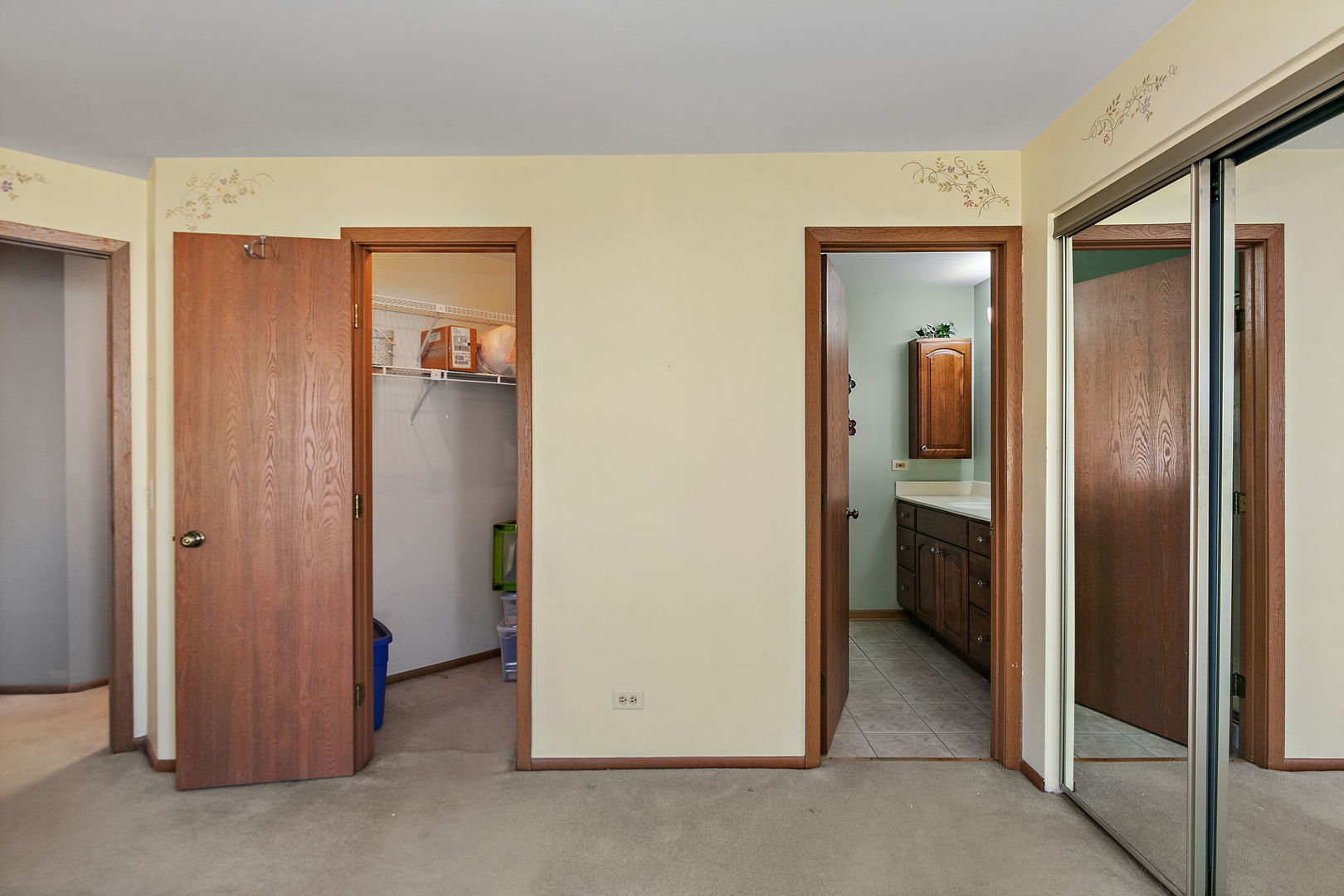 1871 Fox Run Drive #A, Elk Grove Village, IL 60007