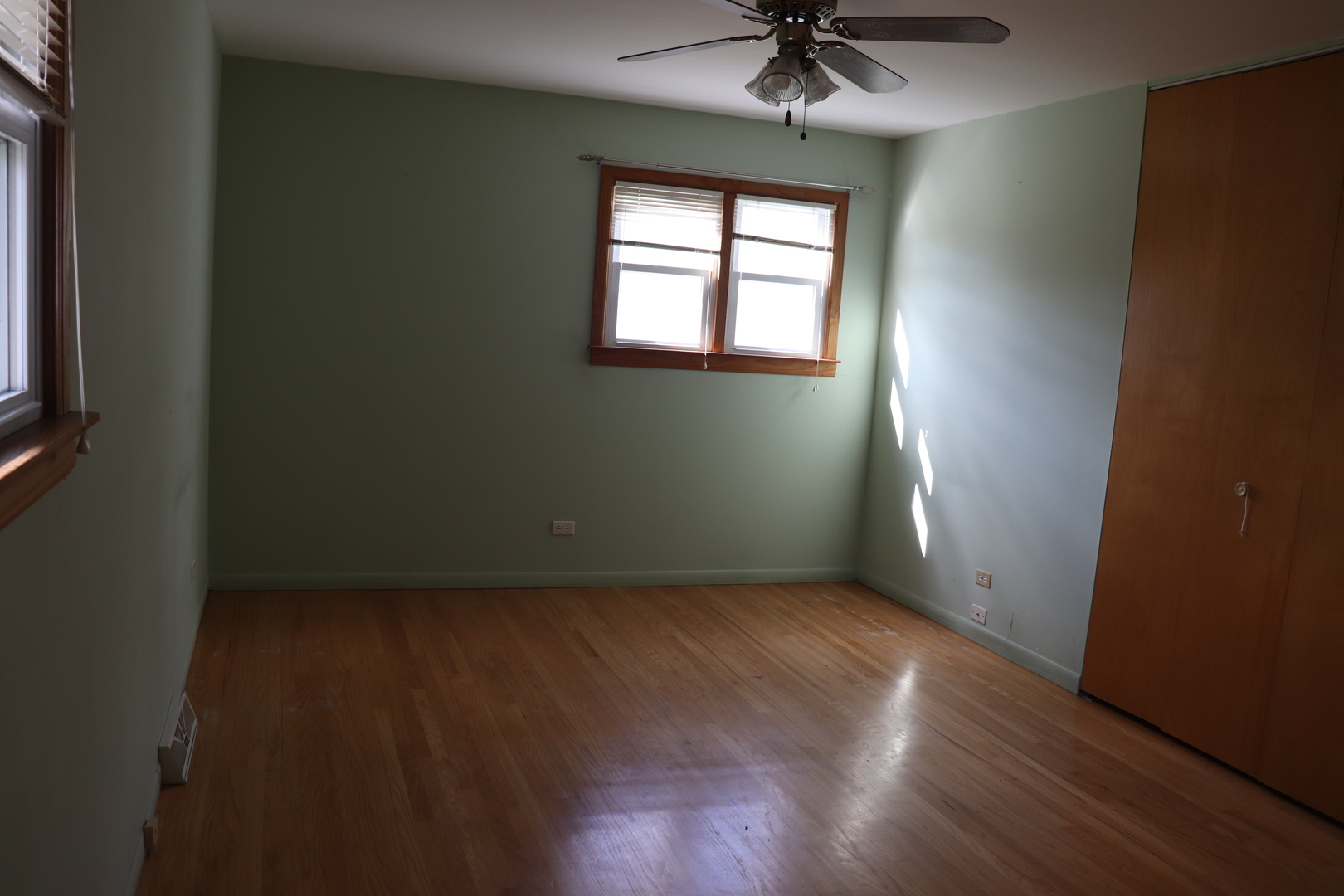 1133 E SAYLES Drive, Palatine, IL 60074