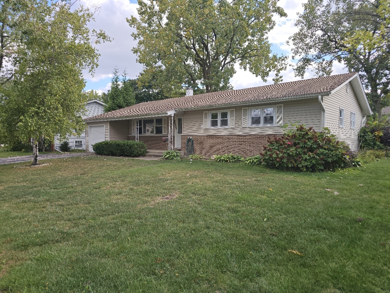 1133 E SAYLES Drive, Palatine, IL 60074