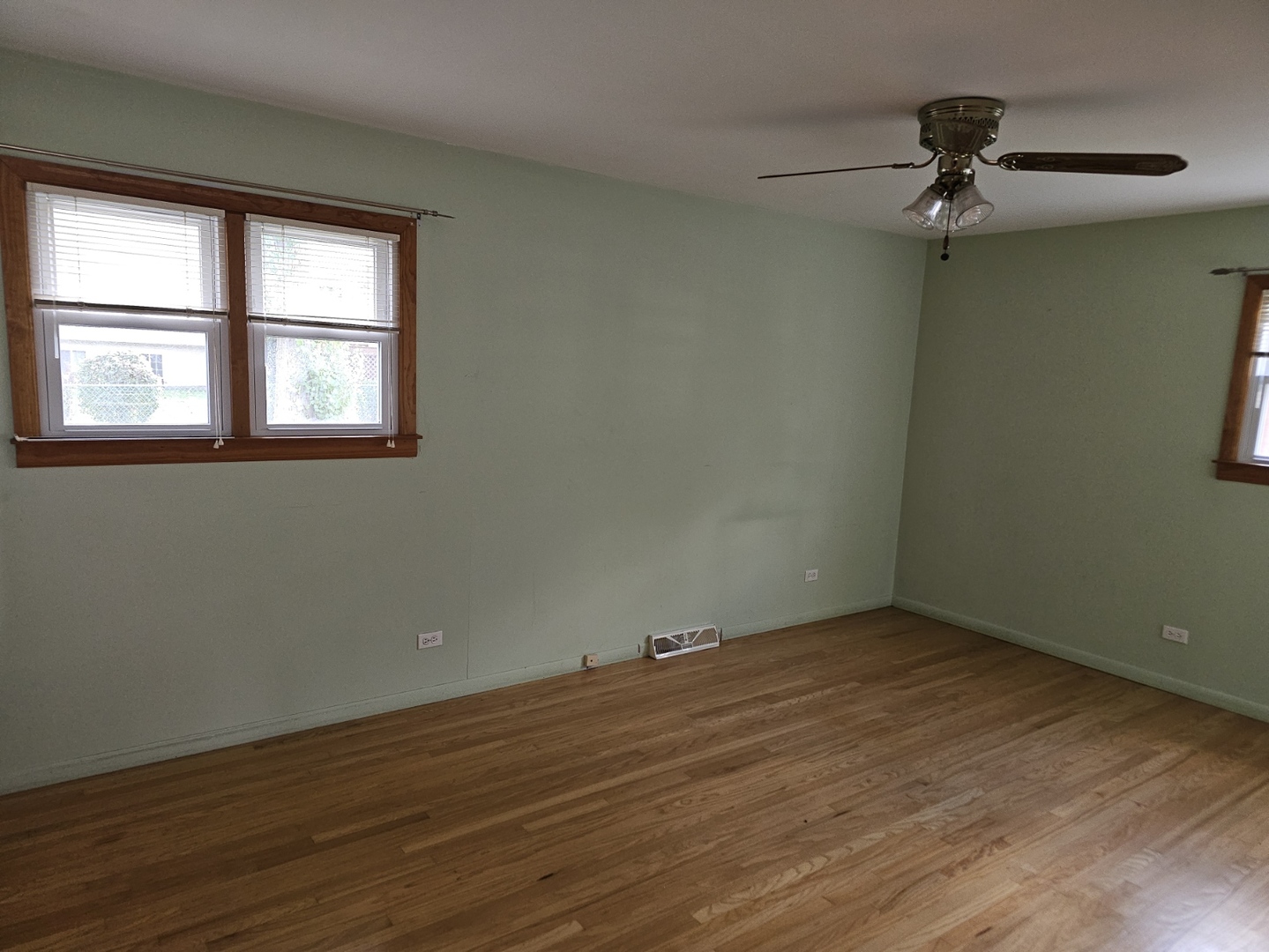 1133 E SAYLES Drive, Palatine, IL 60074