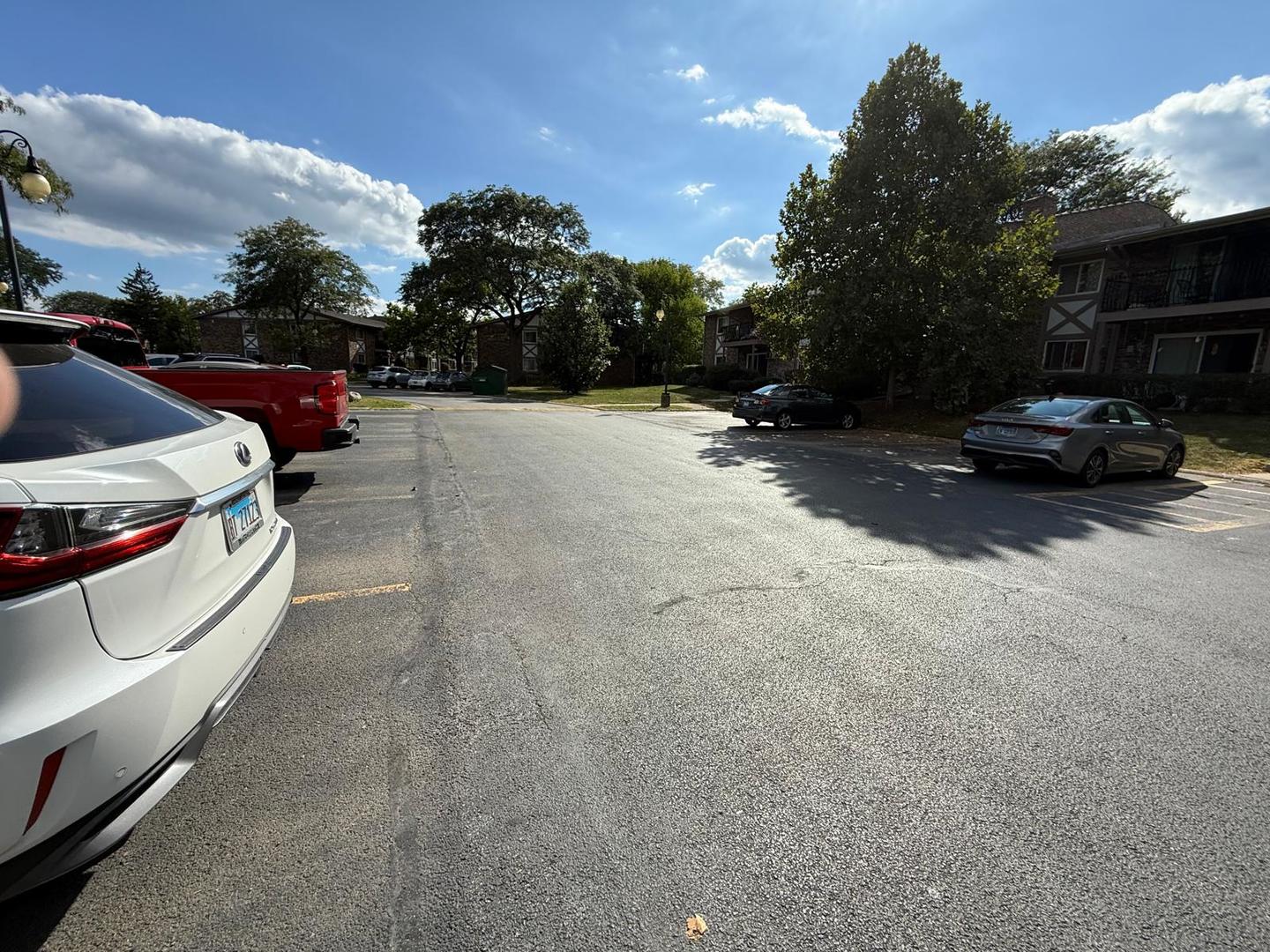 9S025 Lake Drive #10-105, Willowbrook, IL 60527