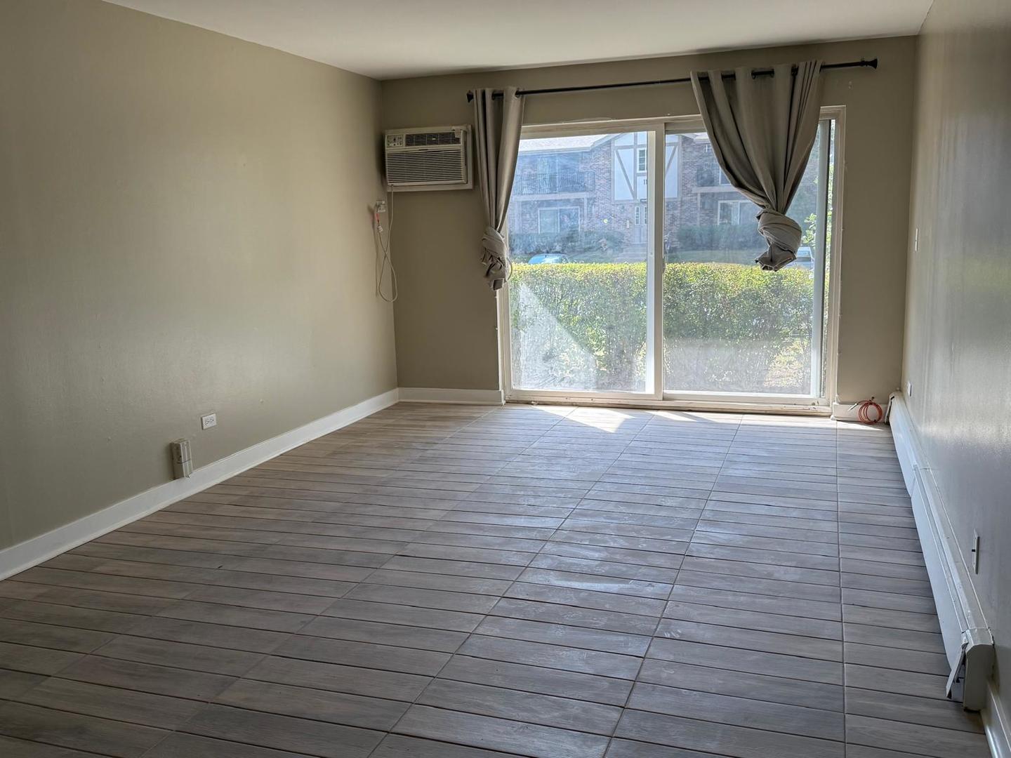 9S025 Lake Drive #10-105, Willowbrook, IL 60527