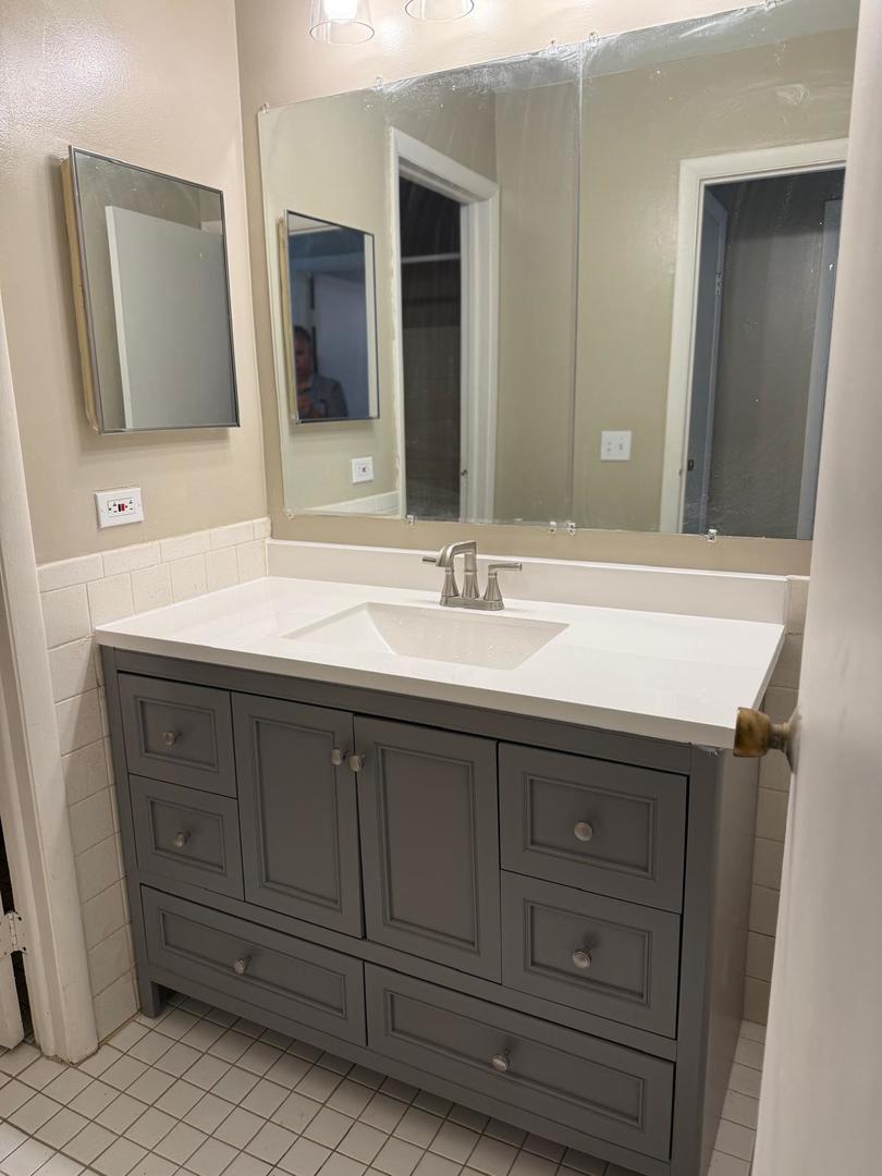 9S025 Lake Drive #10-105, Willowbrook, IL 60527