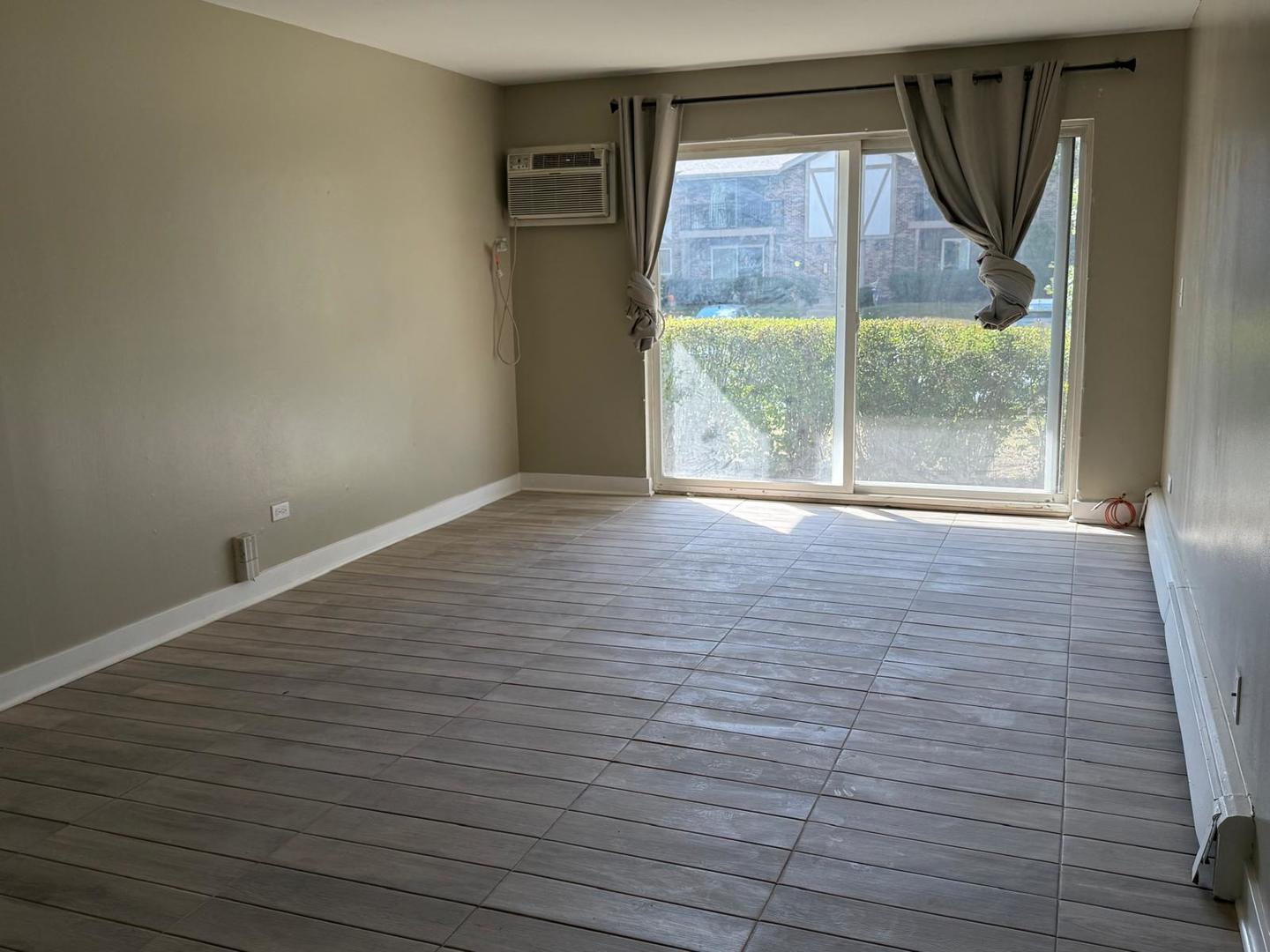 9S025 Lake Drive #10-105, Willowbrook, IL 60527