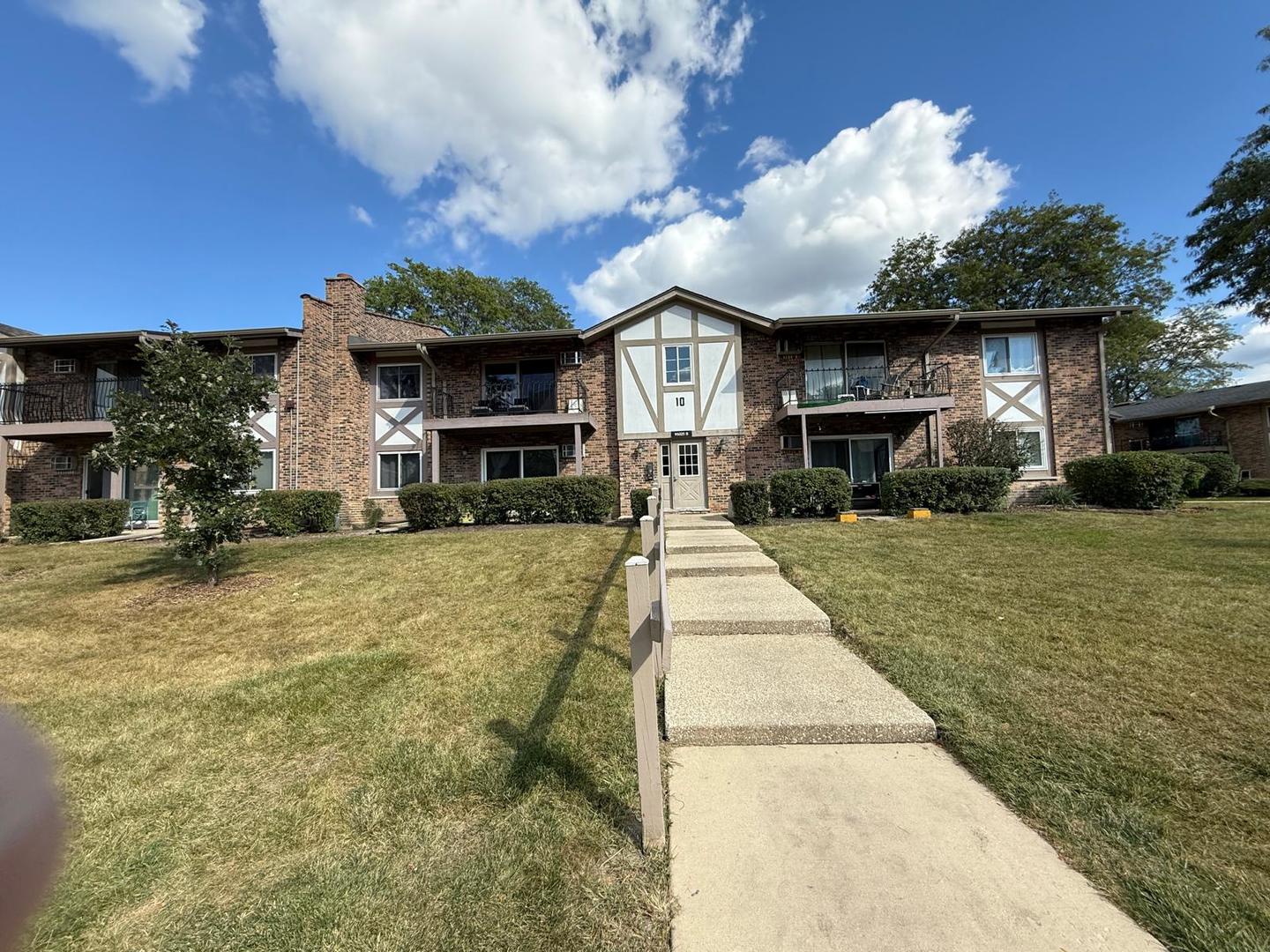 9S025 Lake Drive #10-105, Willowbrook, IL 60527