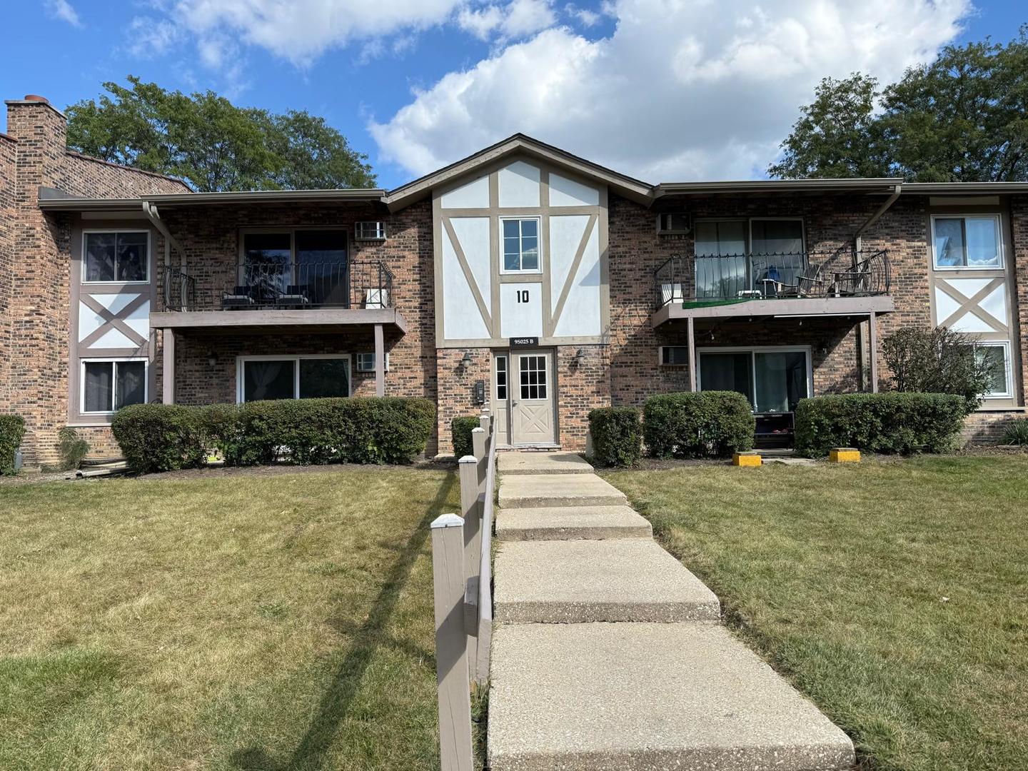 9S025 Lake Drive #10-105, Willowbrook, IL 60527