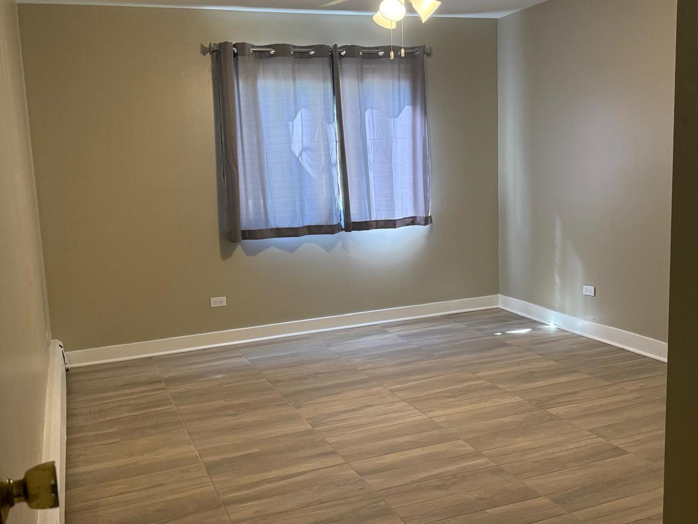 9S025 Lake Drive #10-105, Willowbrook, IL 60527